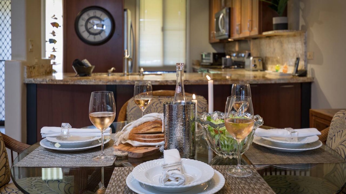 Kihei Condo | RARE SINGLE LEVEL 2 BEDROOM-SPECTACULAR OCEAN VIEWS-AC-METICULOUS CLEANING