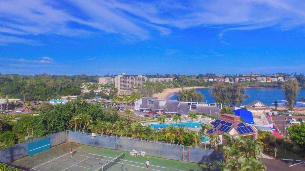 Nawiliwili Condo | Relax at a Tropical Hideaway with Beach Access, Pool & Tennis