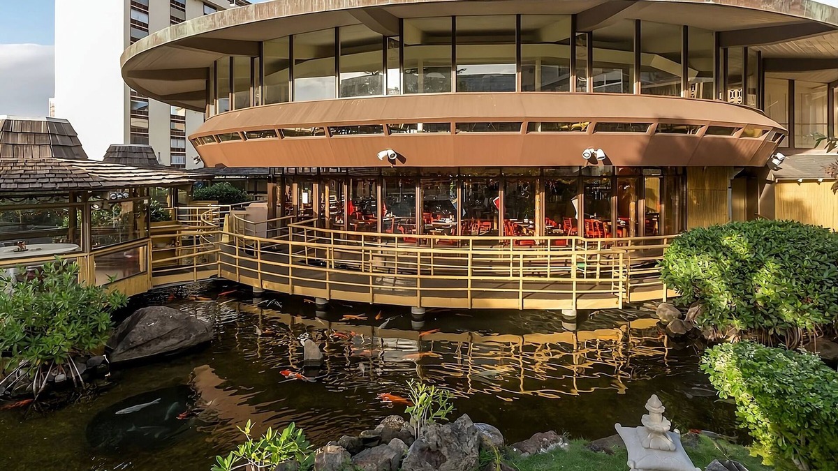 Ala Moana House | Relaxing Stay! 4 Convenient Units, Onsite Pool, Pet-Friendly Property