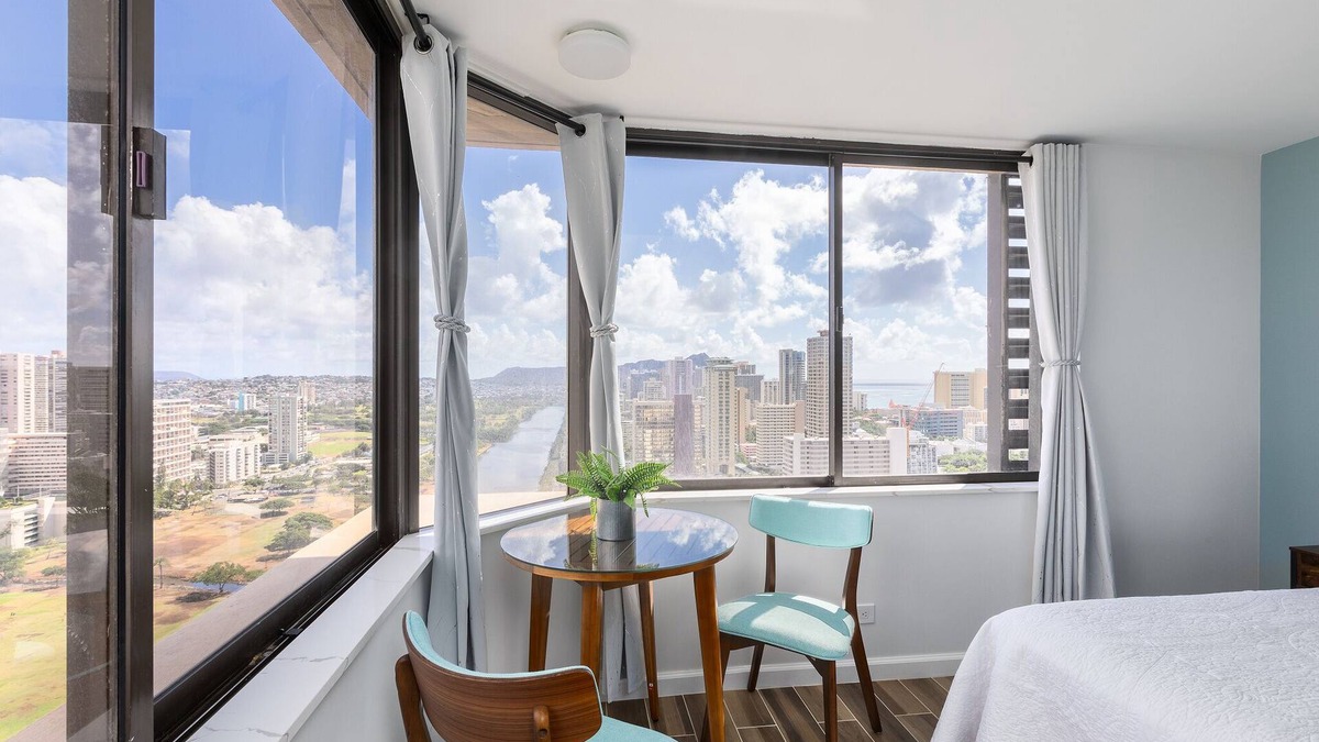 Waikiki Apartment | Remodeled Awesome View Waikiki Studio with Full Kitchen