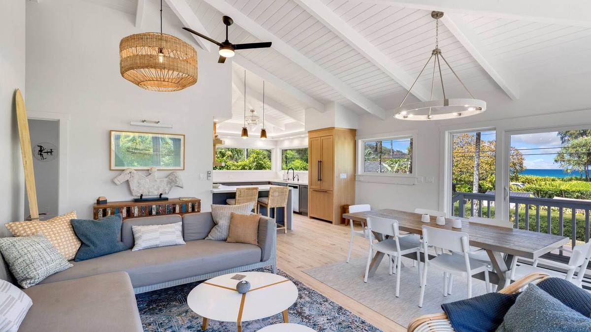 Hanalei House | Remodeled! Modern 3BR in Hanalei- Hot tub, bikes & boards