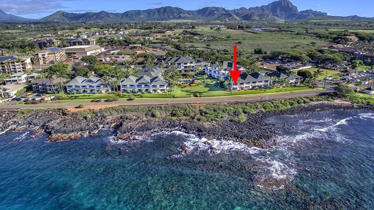 Poipu House | Remodeled Oceanview Townhome Luxurious End-Unit w/Stunning View and Pool Access