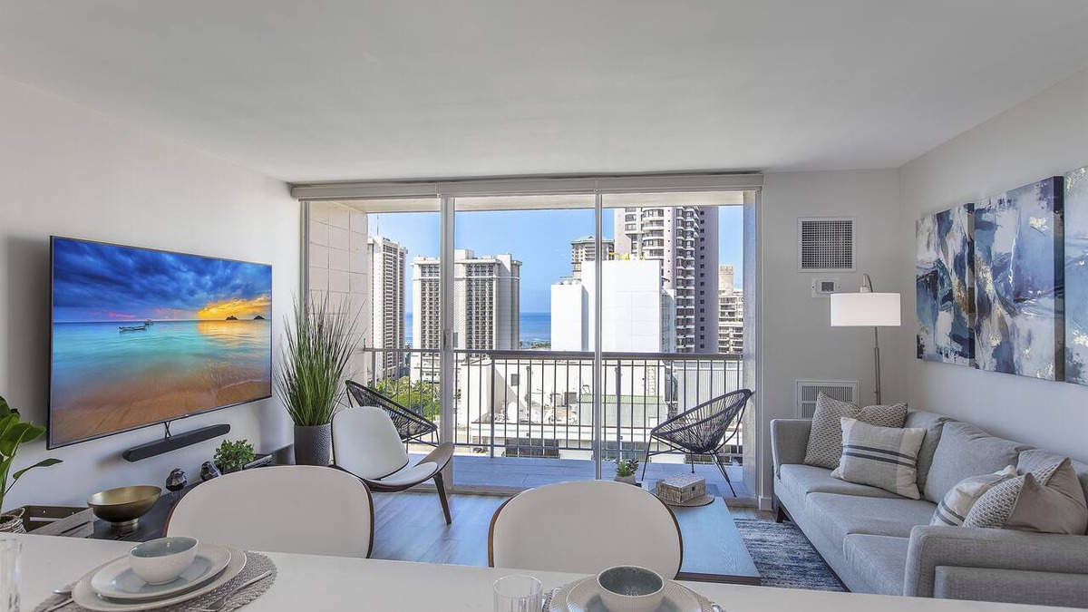 Waikiki Condo | Renovated 1 Bedroom W/Stunning Views, Parking, & Central Air