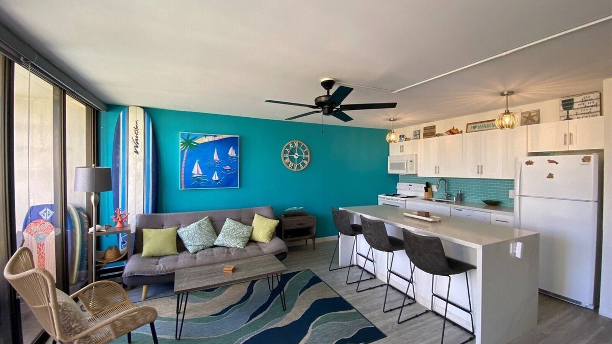 Waikiki Condo | Renovated boutique 1-bedroom condo in Waikiki! New Pool, Tennis AC, Free Parking
