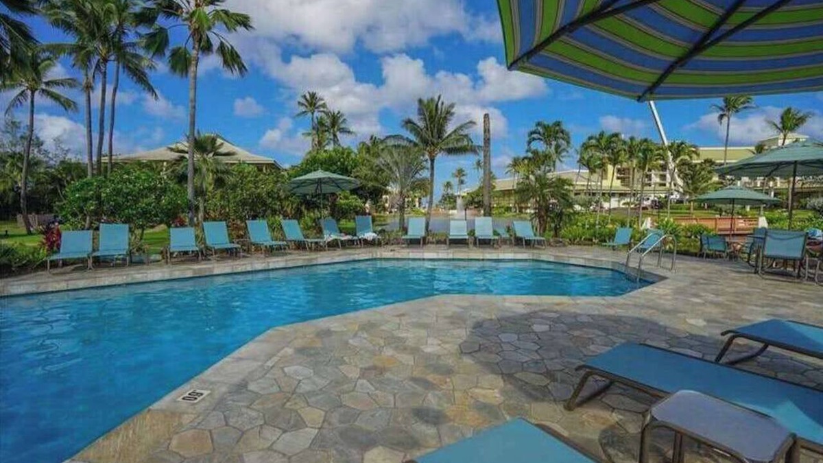Hanamaulu Condo | Renovated Oceanfront Lihue Condo with AC, Lanai & Pool