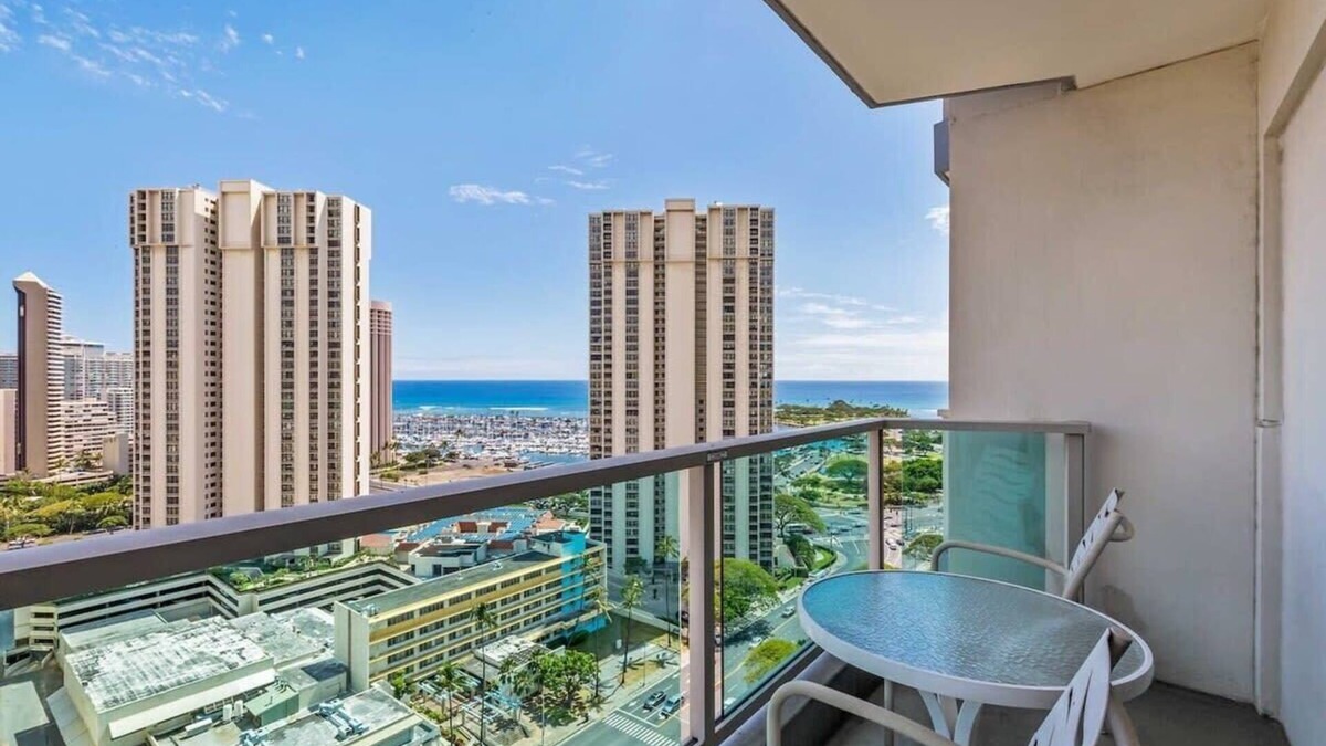 Ala Moana Apartment | Renovated, Stunning Ala Moana Partial Ocean View Studio 2324