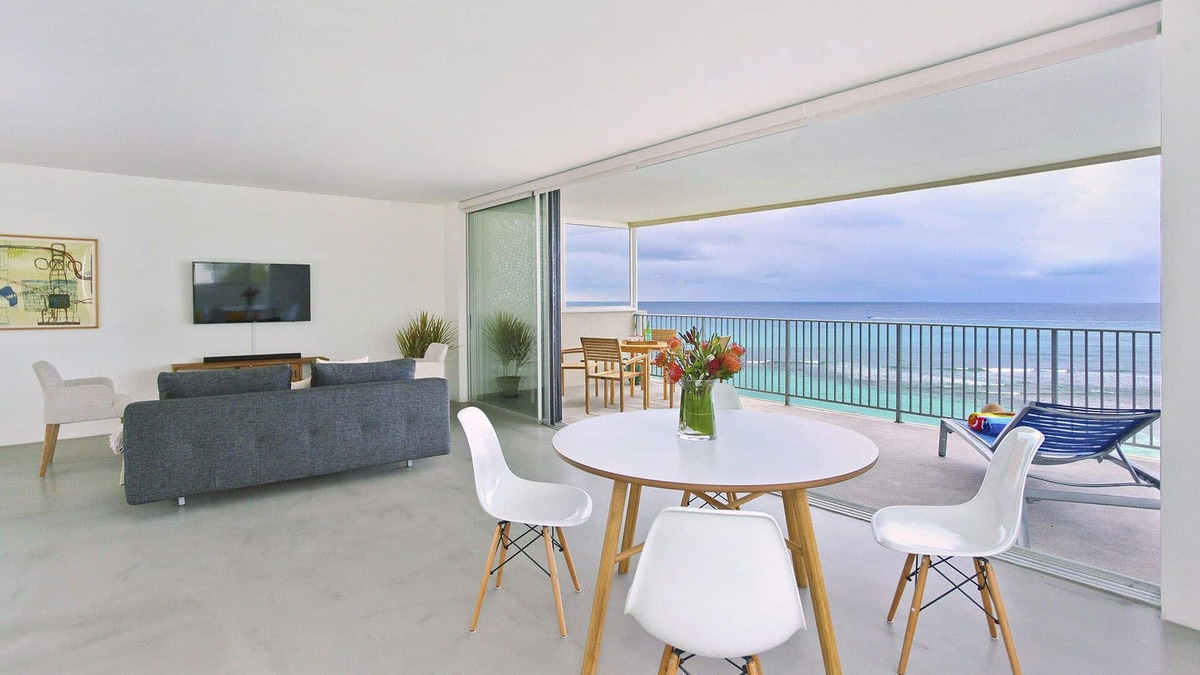 Diamond Head - Kapahulu - St. Louis Condo | Rolling surf, gentle trade winds, and unparalleled ocean views await you!