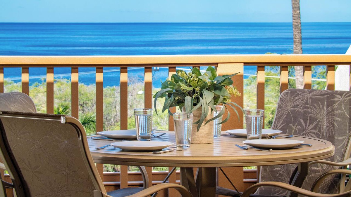 Kihei Condo | Romvari MK A-202: Oceanview Condo - Steps to Beach!