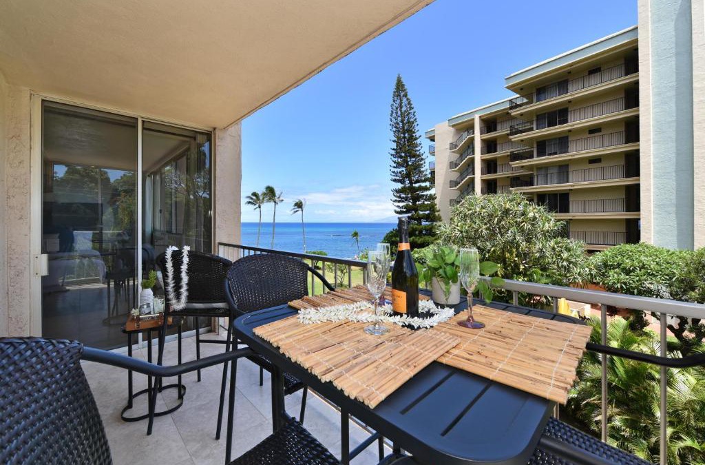 Kahana House | Royal Kahana 301 · RK 301 Remodeled OceanFront 2BD w Ocean Views