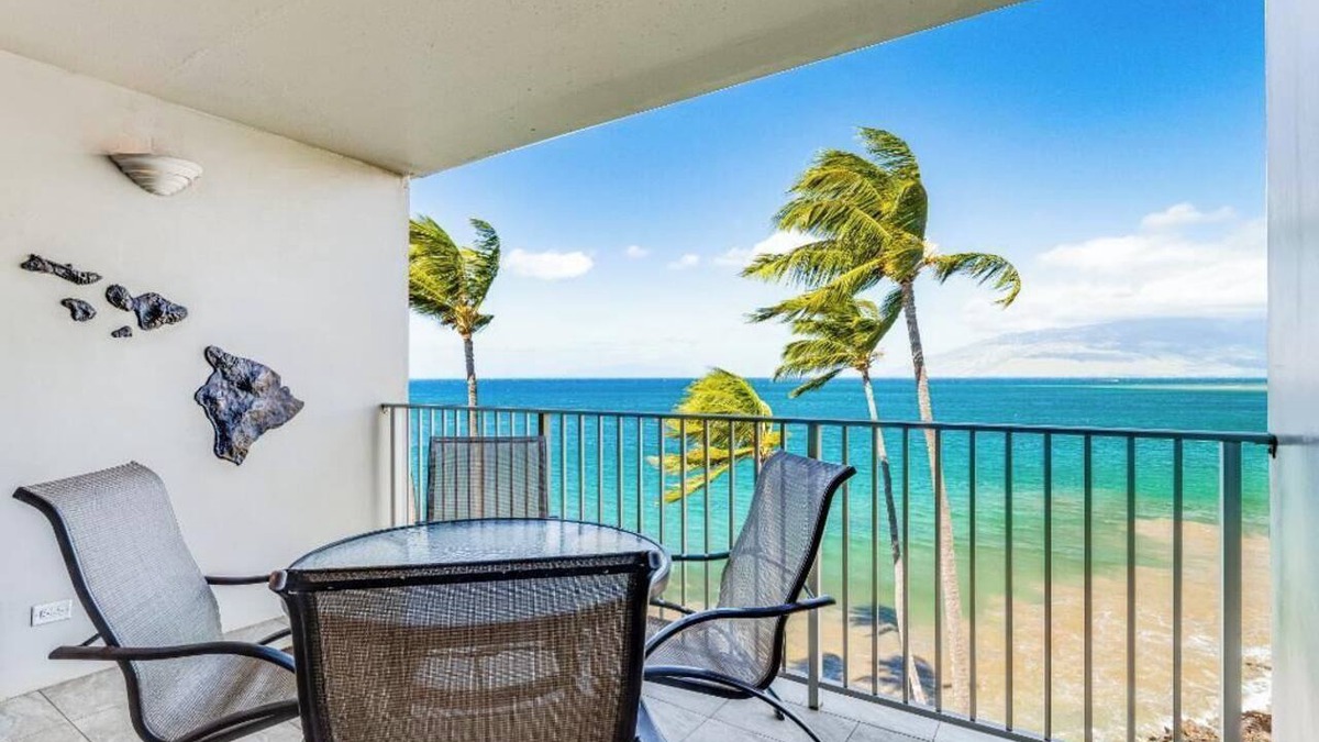 Kihei Condo | Royal Mauian 607: Oceanfront Serenity Awaits in This Amazing Condo! - With A/C