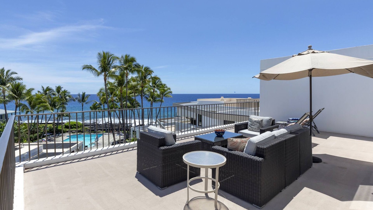 Kailua-Kona Condo | Royal Sea Cliff #415 | Panoramic Views