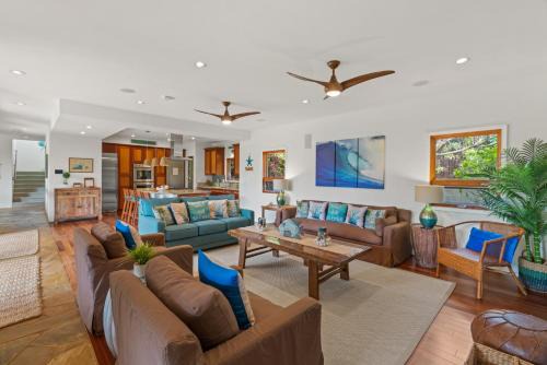 Bayview House | Rusty Sunrise by Alekona Kauai: 3BR Home Walking Distance to the Grand Hyatt and Shipwreck Beach