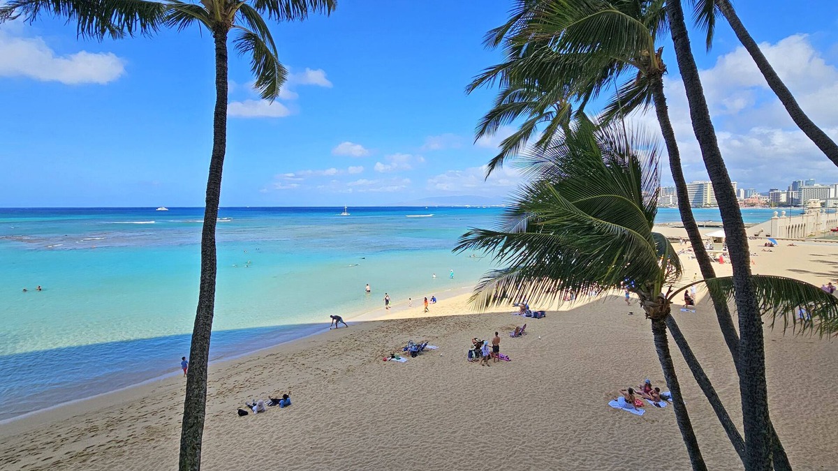 Diamond Head - Kapahulu - St. Louis Apartment | Sans Souci Beachfront Studio Condo 106