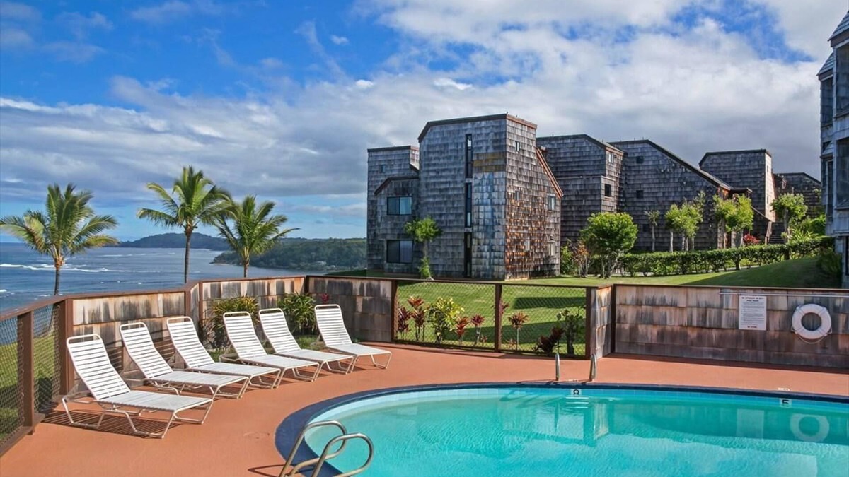 Princeville Villa | Sealodge H9 1 Bedroom Condo by RedAwning