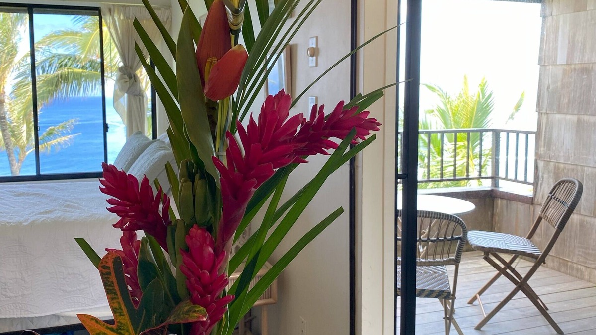 Princeville Condo | Sealodge J7 - 2BR/2BA, 2nd Floor Prime End Unit, Spectacular Oceanfront Views