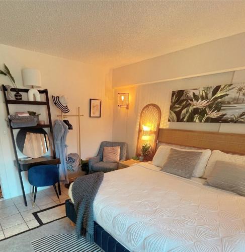 Waikiki Apartment | Seashore Waikiki studio 1 block from a beach No Resort Fees