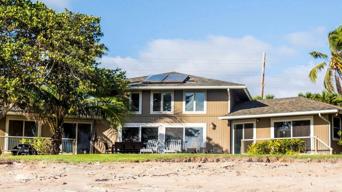 Kekaha House | Secluded Oceanfront Villa with Spectacular Views of Kekaha Beach in Kauai, Hawaii