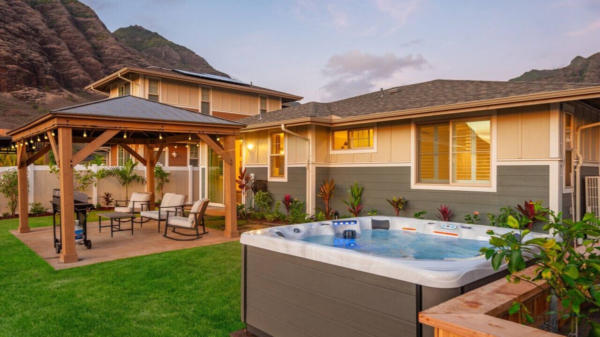 Makaha Valley House | Single Level Home|Ocean+Mountain Views|Beach 6 min