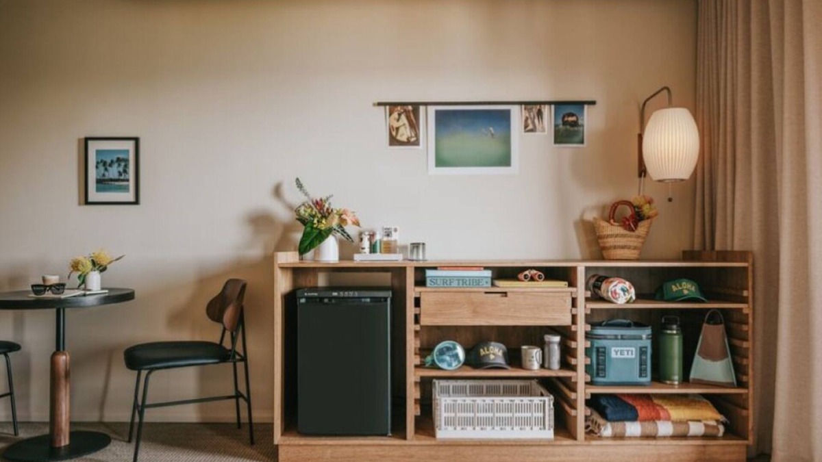 Historic Kailua Village House | Soak, Stretch, Explore – Pool, Yoga & Bikes Ready for Your Island Days