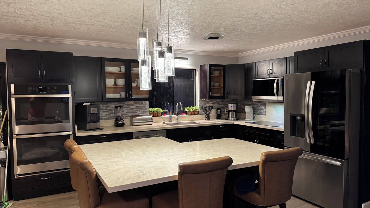 Keaau House | Spacious 5-bedroom house with WiFi, fitness room in enchanting Keaau