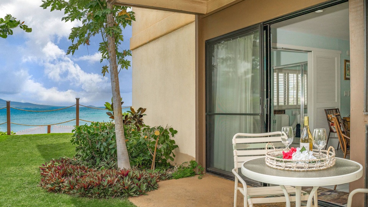 Maalaea Condo | Spacious ground floor corner condo with sea views