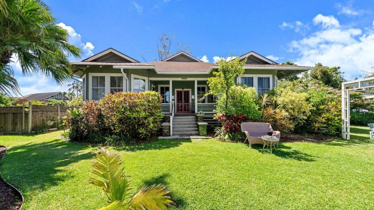 Makawao Villa | Spacious Historic Inn. Serene base to explore Maui