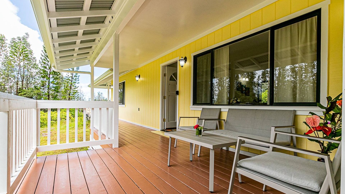 Fern Acres House | Spacious one-bedroom Hawaiiana. Visit Volcano!
