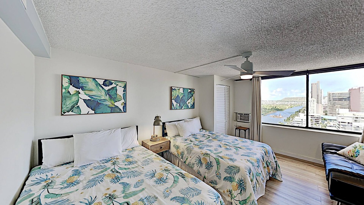 McCully - Moiliili Condo | Sparkling Hawaiian Monarch Studio | Pool + Gym