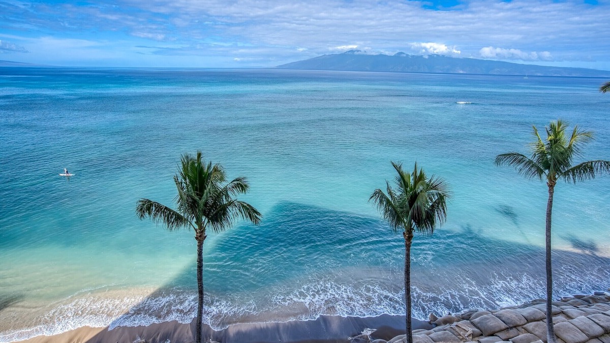 Kahana Condo | Special Rate! Ocean Front! Valley Isle Resort 708