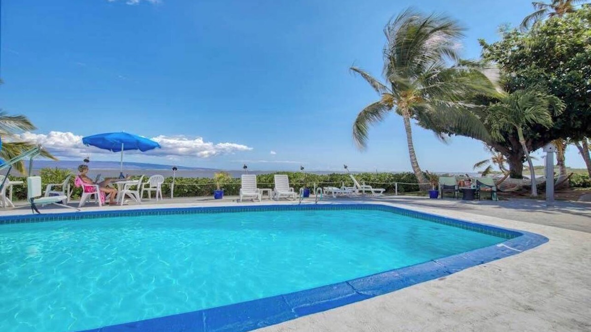 Kaunakakai Apartment | Stay Central on Molokai in a Studio with Pool & Kitchenette