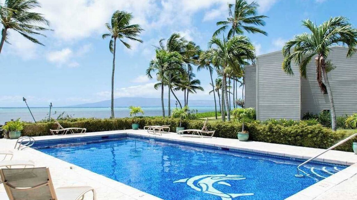 Ualapue Apartment | Stay Close to the Waves in an Ocean-View Family Condo with Pool