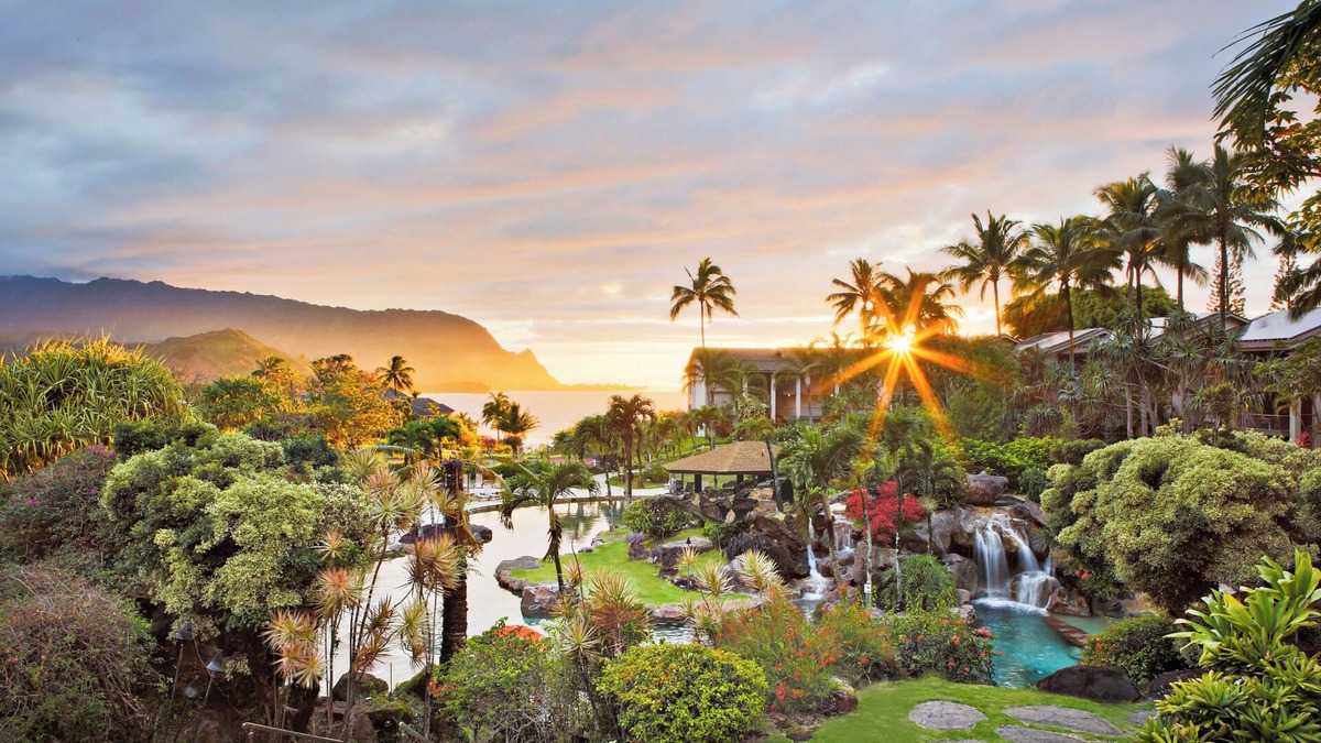 Princeville Hotel | Stay in Style in Princeville! 4 Relaxing Units, Swimming Pool, Full Kitchen!