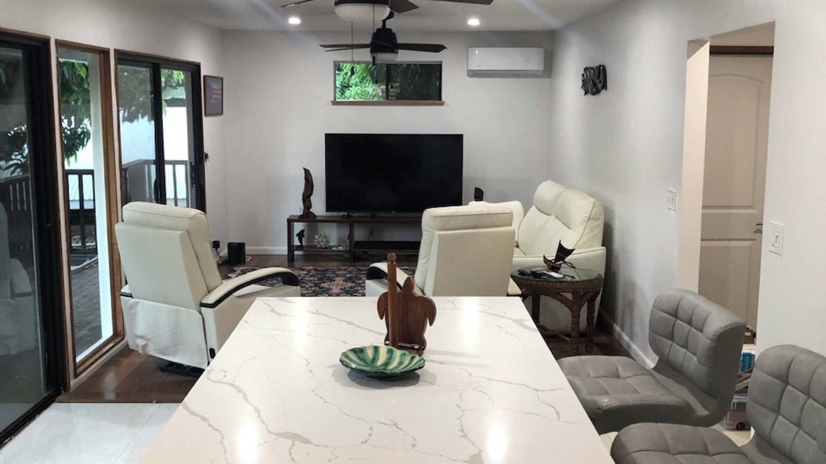 Kamuela House | Steps from the beach, 2-bedroom house with WiFi, AC in awesome Puako Beach