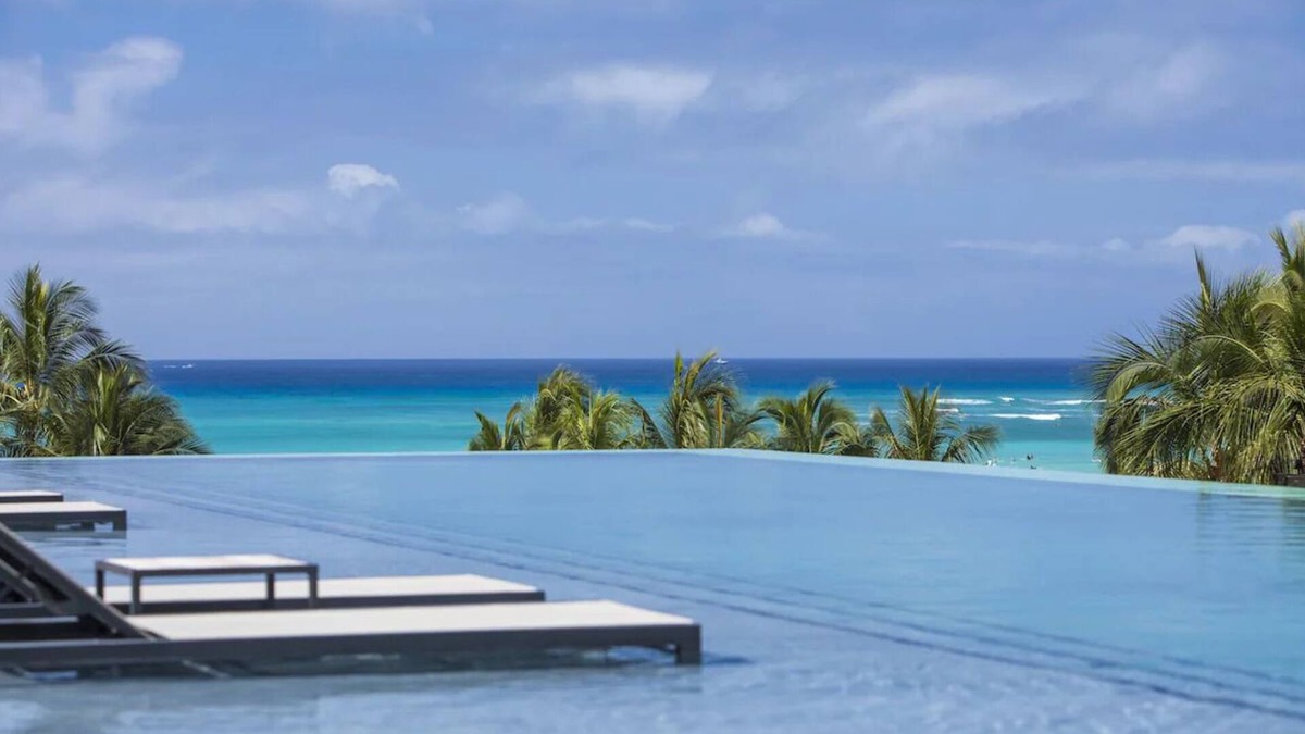 Waikiki House | Steps to Breathtaking Waikiki Beach: 2 Spacious Rooms w/Relaxing Poolside