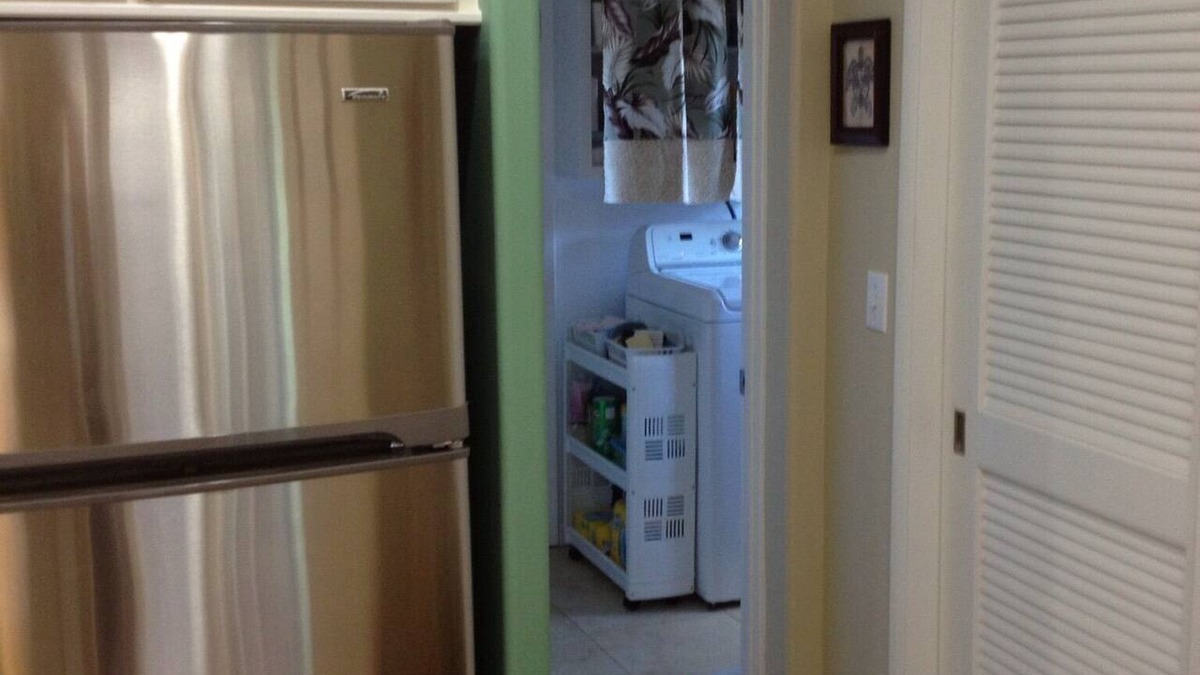 Kailua House | Steps to Kailua Beach, Immaculate, Private 1 Bedroom, Pool, Laundry, Parking
