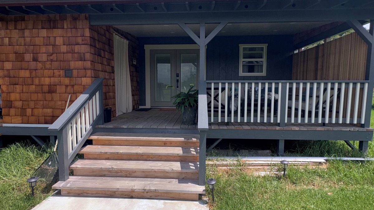 Waimea Cabin | Studio “44” B, Perfect 1-Queen bedroom studio in cool Waimea for your getaway.