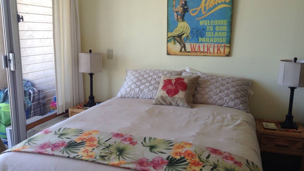 Waikiki Condo | Studio on 19th Floor. Diamond Head & Ocean Views