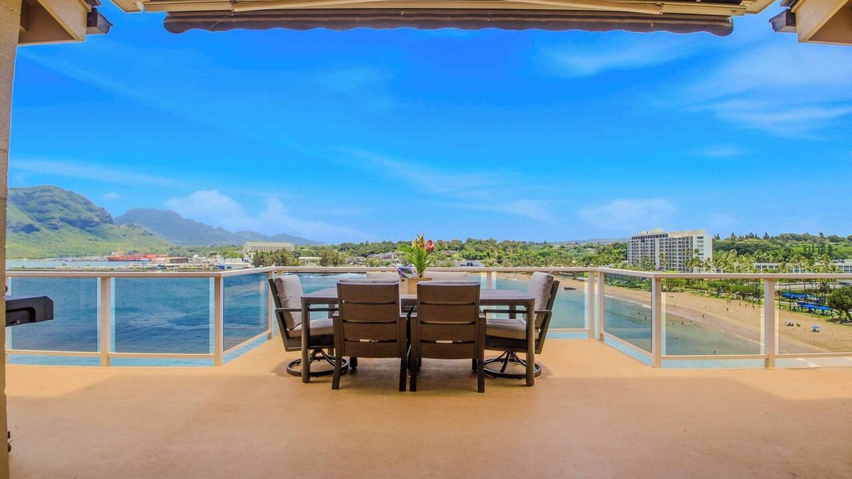Lihue House | Stunning Kauai Cliffside Estate Over Kalapaki Bay