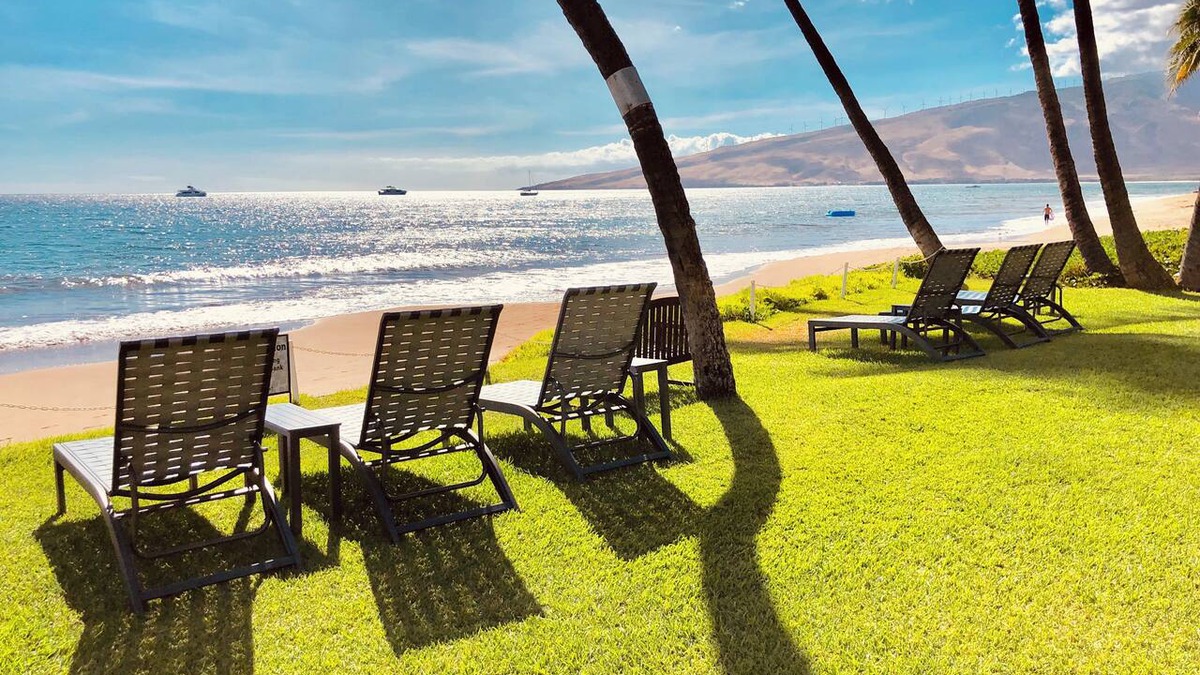Kihei Condo | Sugar Beach Shangri-La: Wake Up to the Ocean!