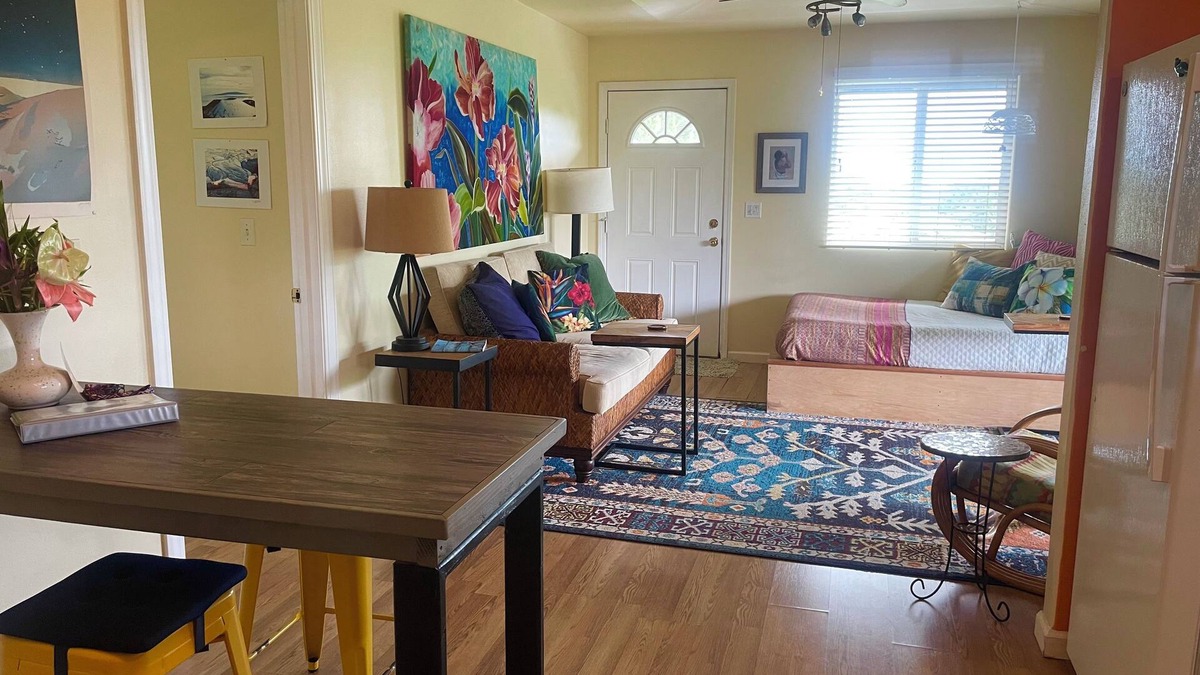 Naalehu Apartment | Sunrise Sanctuary, Spacious, Beautiful, Tranquil Living, Green Sands Beach