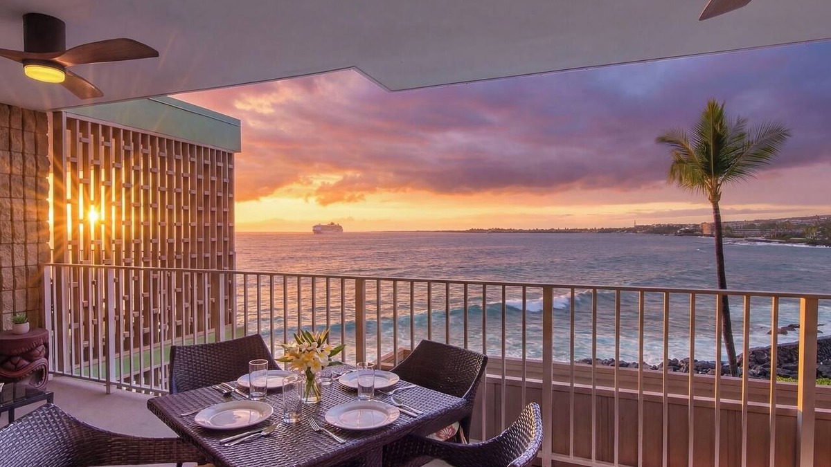 Kailua-Kona Condo | Super Clean~Ocean Front! Watch Whales & Dolphins while having your coffee
