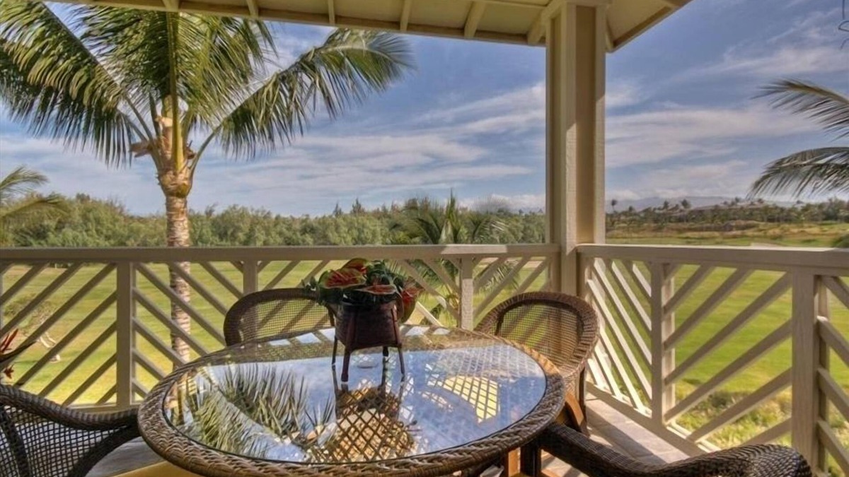 Waikoloa Condo | SUPER SALE AUG 24- SEP 2! Luxury Penthouse, Golf View, Gourmet kitchen, Sleeps 6