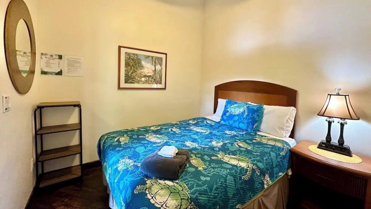Kapoho Hotel | The Double Suite: Steps from Pāhoa’s Landmarks & Jungle Trails