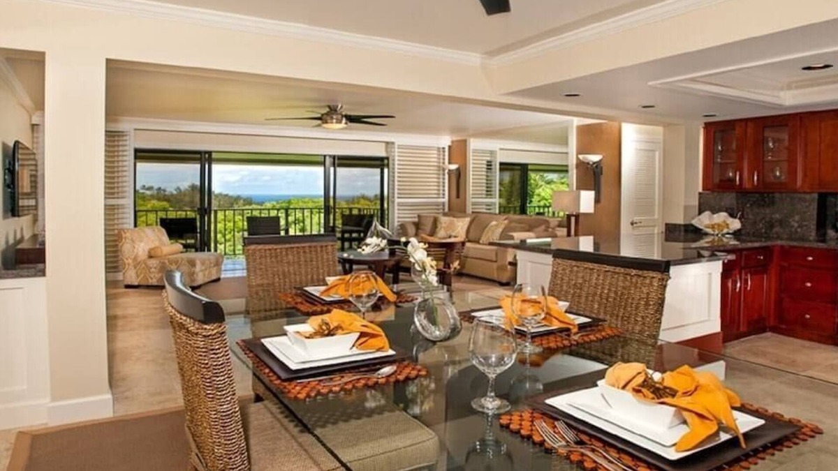 Princeville Condo | The Golden Lotus ~ Pool ~ Jacuzzi ~ Grills ~
