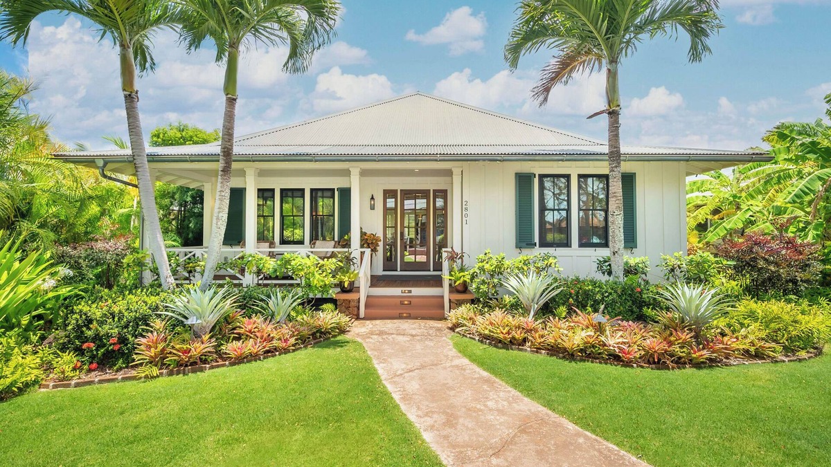 Kukuiula Cottage | The Lodge at Kukui'ula Cottage 9 | Resort Amenities | Golf Course View | Cottage