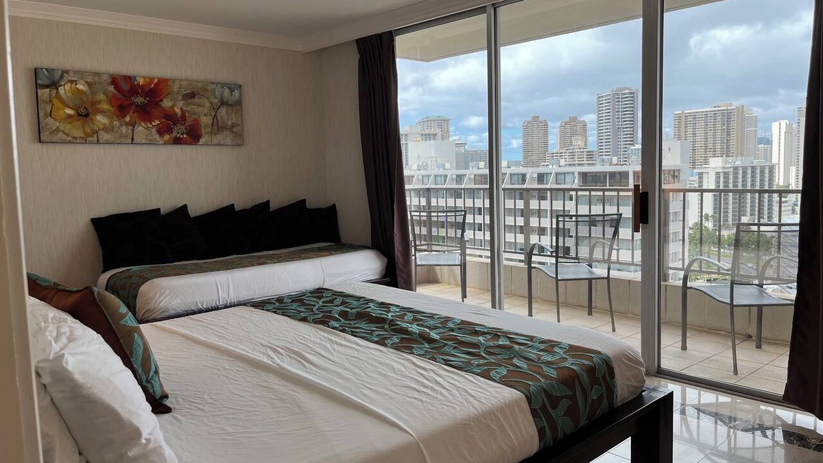 Waikiki Apartment | Three Bedroom PLUS separate Studio on same floor ocean View.