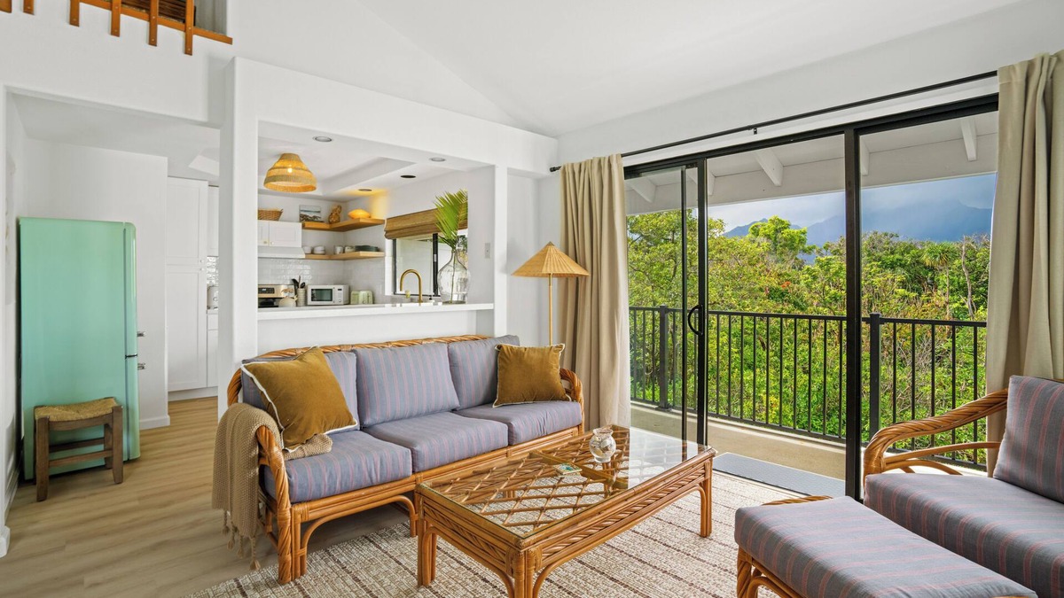 Princeville Condo | Top floor 1BR with AC, beach gear, lanai, and mountain views. Walk to the beach!