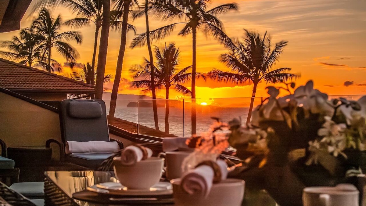 Wailea Villa | TOP FLOOR BEACHFRONT VILLA | PANORAMIC OCEAN VIEWS | E301 MAKENA SURF