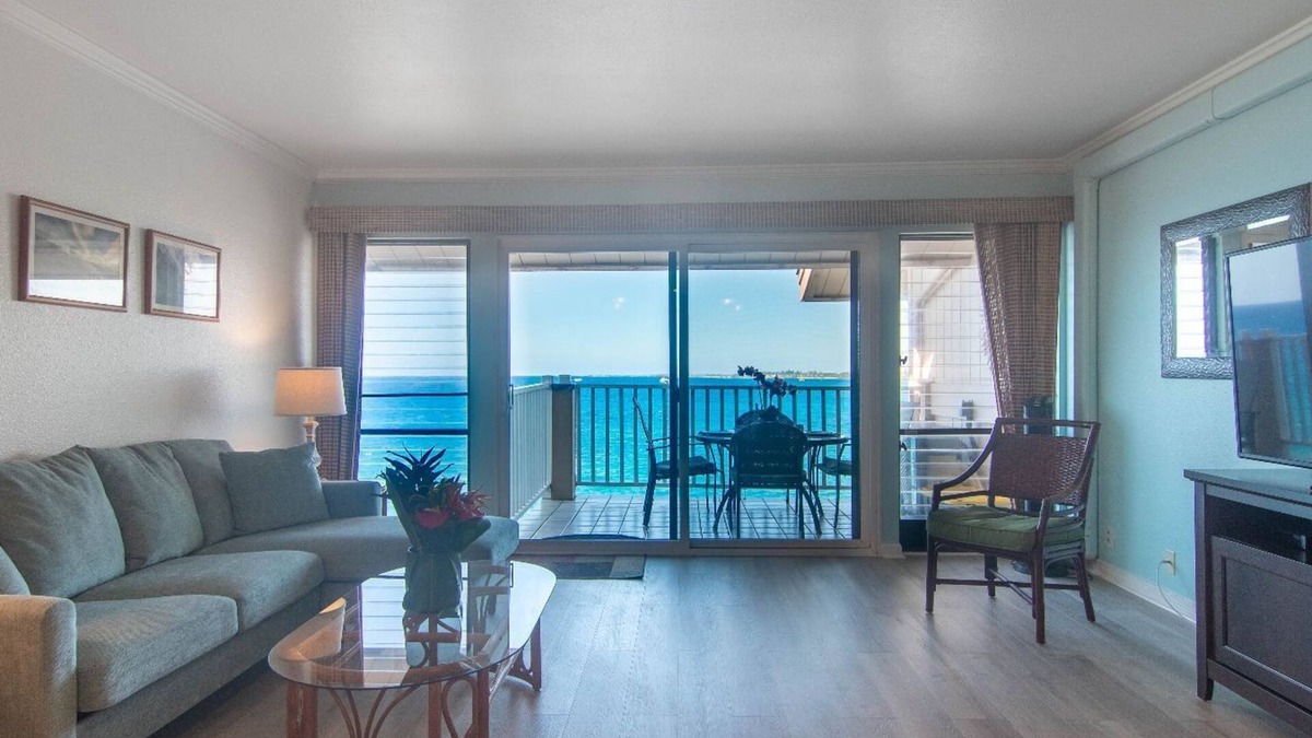 Kailua-Kona Condo | 🏖️Top Floor | Direct Ocean Front View | Air-Conditioned