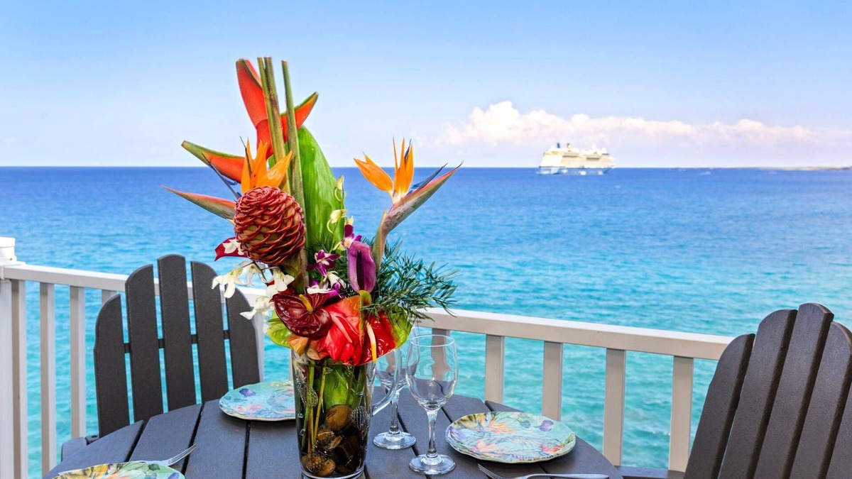 Kailua-Kona Condo | 🏖️Top Floor Oceanfront Kona Condo | Panoramic Views